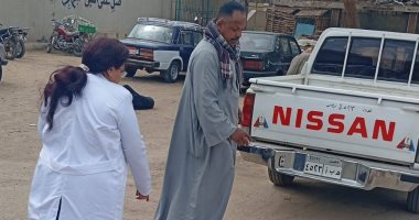 تحصين كلاب ضد السعار بحى شرق سوهاج ضمن خطة السيطرة على الحيوانات الضالة