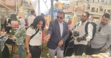 رئيس مدينة إسنا يفتتح معرض المنتجات اليدوية والحرفية بدعم حياة كريمة.. صور