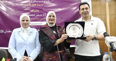 تكريم مصطفى شعبان وسامح حسين وكريم قاسم فى جوائز التميز بندوة إعلام القاهرة