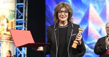 تكريم سماح أنور ومجدي أحمد علي وأسامة منير بمهرجان المركز الكاثوليكي.. صور 