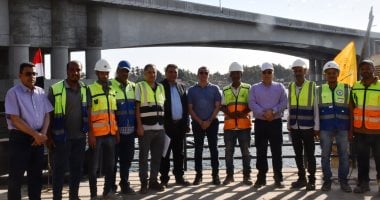 محافظ أسوان يتفقد مشروع محور وكوبرى دراو