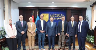 جامعة الإسكندرية تستضيف خبيرا أمريكيا فى جراحات قلب الأطفال بمستشفى سموحة