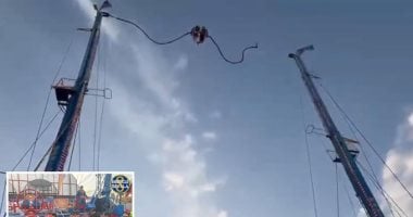 شاهد.. لحظة مرعبة لسقوط لعبة من ارتفاع 300 قدم بمدينة ملاهى في إسبانيا