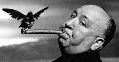 هيتشكوك.. سيد التشويق وشاعر الرعب الذي علّم العالم كيف يخاف 