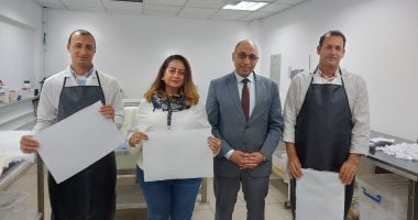 اليوم السابع داخل وحدة انتاج ورق ترميم المخطوطات