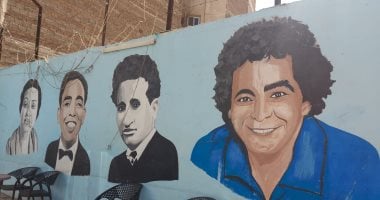 جرافيتى أهل الفن.. لوحات الفنانين تزين شوارع ومقاهى كوم الدكة بالإسكندرية