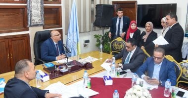 محافظ الإسكندرية يستمع لمطالب أهالى قطاع غرب ويوجه بسرعة اتخاذ اللازم