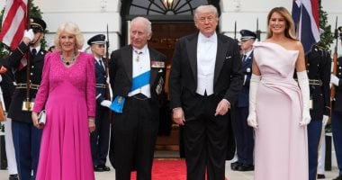 ترامب يكسر البروتوكول الملكي ويضع تشارلز في موقف حرج.. ماذا حدث؟