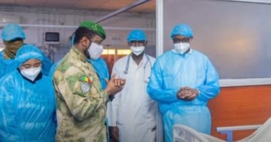 أول ظهور للحاكم العسكري في مالي بعد هجمات دامية.. ويؤكد: الوضع تحت السيطرة