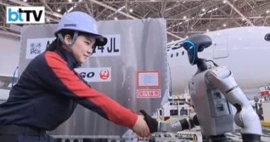 روبوتات بشرية فى مطار طوكيو.. هل بدأ عصر استبدال العمال؟