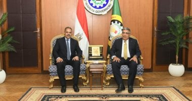 محافظ الدقهلية يستقبل محافظ الشرقية على هامش مؤتمر وحدات الكلى بالمنصورة