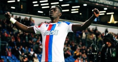 اسماعيلا سار فى مباراة شاختار ضد كريستال بالاس