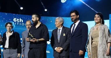عائشة لا تستطيع الطيران يحصد الجائزة الكبرى من مهرجان عنابة السينمائى بالجزائر