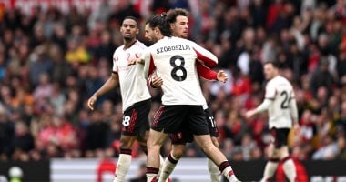 مان يونايتد ضد ليفربول.. خطأ فادح يهدي الريدز هدف التعادل 2-2 "فيديو"