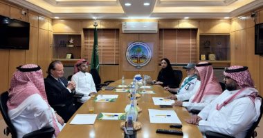 رئيس لجنة مبادرة رسل السلام العالمية يزور جمعية الكشافة العربية السعودية