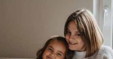 إزاى تخلى طفلك يحب القراءة ويبعد عن الموبايل؟.. 4 خطوات هتساعدك