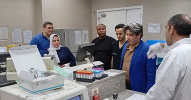 مدير التأمين الصحى ببنى سويف يرصد غياب طبيبين وممرضة وفنى أشعة عن النوبتجية