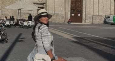رانيا يوسف تخطف الأنظار بإطلالات جديدة.. صور