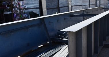بنسبة تنفيذ 50 %..  استكمال إنشاء كوبرى السيل للمشاة بأسوان
