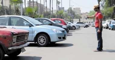 مافيا «السايس المزيف» تطارد أصحاب السيارات.. قبضة الأمن تضرب «بلطجة منادى العربيات».. مواجهات حاسمة مع منتحلى الصفة.. وعقوبات رادعة تنتظر المخالفين.. والهدف القضاء على «إتاوة أجرة الركنة»