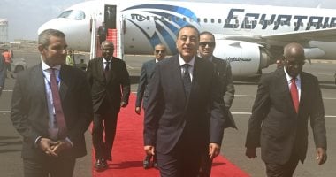 وصول رئيس الوزراء إلى جيبوتى للمشاركة في مراسم تنصيب الرئيس إسماعيل عمر جيله