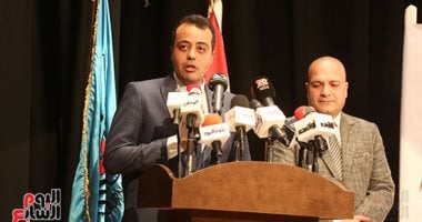 فى احتفالية كبرى بنقابة الصحفيين لتسليم تأشيرات الحج.. محمد السيد الشاذلي يعلن استراتيجية لتعظيم موارد النقابة وينجح في توفير 9 عمرات مجانية.. ونقيب الأشراف: مصر تنعم بالأمن والأمان تحت قيادة الرئيس السيسي