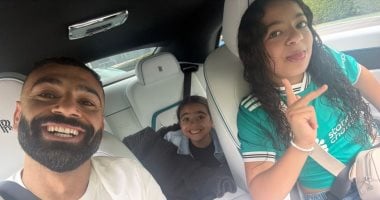 الملك وأميراته.. كواليس ظهور محمد صلاح مع ابنتيه مكة وكيان.. فيديو وصور