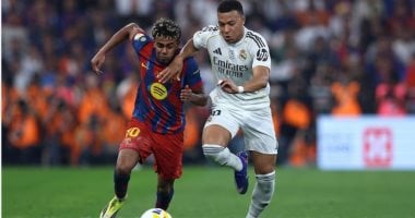 كيليان مبابي ولامين يامال في مباراة سابقة بين الريال وبرشلونة