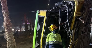 إصابة 9 اشخاص إثر حادث انقلاب أتوبيس من أعلى كوبرى الاباجية