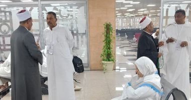 منطقة وعظ الأقصر بالأزهر تقدم قوافل توعوية لحجاج بيت الله في مطار الأقصر.. صور