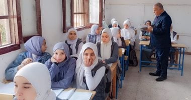 وكيل تعليم الفيوم في زيارة مفاجئة بمدرسة المندرة الإعدادية.. ماذا حدث؟