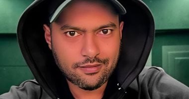 الموزع الموسيقى جلال فهمى يتقبل واجب العزاء فى والدته بحضور تامر حسنى والمقربين