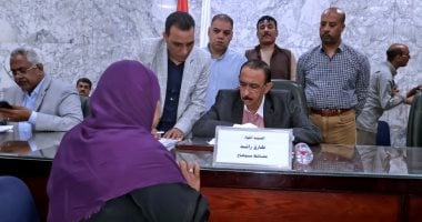 محافظ سوهاج يشدد فى اللقاء الجماهيرى على حل مشاكل المواطنين 
