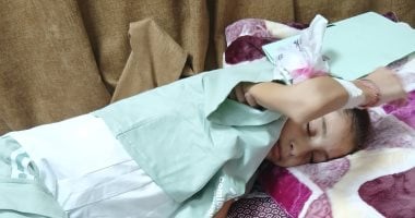بين أصوات القصف وأنين الألم.. إيمان الهسي طفلة فلسطينية تواجه الموت البطيء داخل غزة.. ورم خبيث ينهش بطنها وجسدها الهزيل.. والدتها: لا يوجد علاج لها داخل القطاع والأطباء أكدوا ضرورة علاجها بالخارج لإنقاذ حياتها