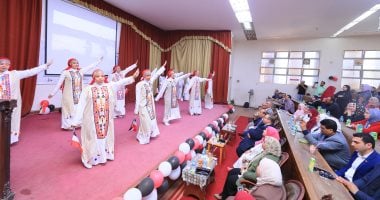 رئيس جامعة كفر الشيخ يشهد الملتقى الإبداعى الأول لرياض الأطفال بكلية التربية