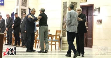 بدء عزاء عبد الرحمن أبو زهرة بمسجد المشير طنطاوى بالقاهرة الجديدة.. صور 