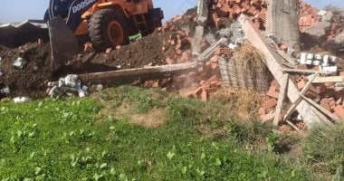 إزالة 44 حالة تعد على الأراضى المملوكة للدولة بالبحيرة