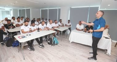قبل الامتحانات النهائية.. محاضرة تحكيمية مكثفة في دورة مدربي حراس المرمى