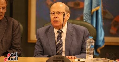 عبدالحليم قنديل: أمريكا تنفق تريليون دولار سنويًا على الحروب