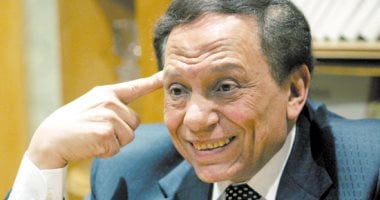 عادل إمام في ذكرى ميلاده الـ 86.. دماغ الزعيم.. كيف تحول فى لحظات حاسمة إلى جزء من معركة الوعى فى مصر.. نسج علاقات مع أصحاب الكلمة والفكر.. اقترب من فرج فودة وهيكل ومحمود السعدنى ومحفوظ ووحيد حامد والرملى وعرفة