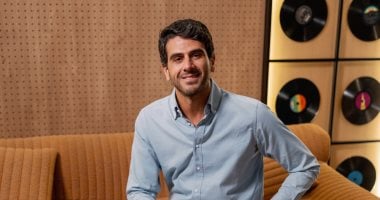محمد البسيوني يقدم ثالث حلقات برنامج "خطوتين لـ ورا" اليوم.. صور