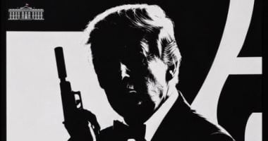 البيت الأبيض ينشر صورة لترامب بشخصية "العميل 007" وسط تصاعد التوتر مع إيران