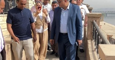 محافظ قنا يتفقد أماكن بكورنيش النيل فى نجع حمادى ويوجه بتلافى الملاحظات