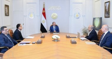الرئيس السيسى يتابع خطة التحول للطاقة النظيفة ورفع مساهمة الطاقة المتجددة إلى 45% بحلول 2028.. تنفيذ "أوبليسك" بنجع حمادى ومشروعات رياح رأس شقير.. وتوجيهات رئاسية بالإسراع فى مشروعات الطاقة الشمسية والرياح