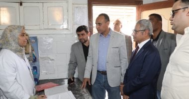 محافظ بنى سويف يفاجئ الوحدة الصحية بسدمنت الجبل ويوجه بمراجعة الحضور والأدوية