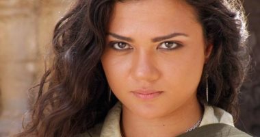 اليوم .. عزاء والدة الفنانة فرح يوسف بمسجد عمر مكرم  