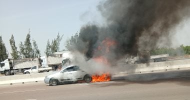 التيران تلتهم سيارة ملاكى على الطريق الصحراوى اتجاه الإسكندرية