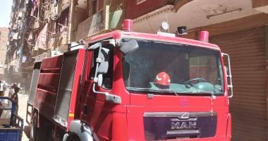 السيطرة على حريق مخلفات ومواتير مياه بمدخل عقار بشبرا الخيمة 