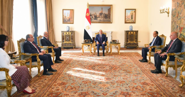 الرئيس السيسى يؤكد الدور المهم لدول الجوار فى ضمان استقرار ووحدة ليبيا 