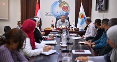 رئيس مياه القناة يناقش خطط الإحلال والتجديد لمياه الشرب والصرف الصحي
